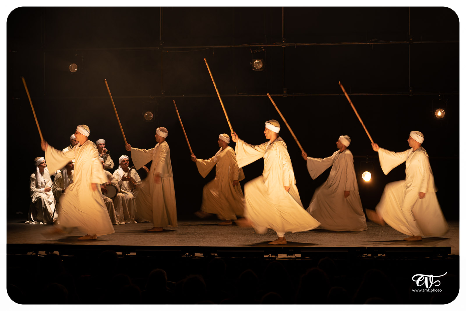 DANS LE CERCLE DES HOMMES DU NIL - CENTRE MEDHAT FAWZY DE MALLAW